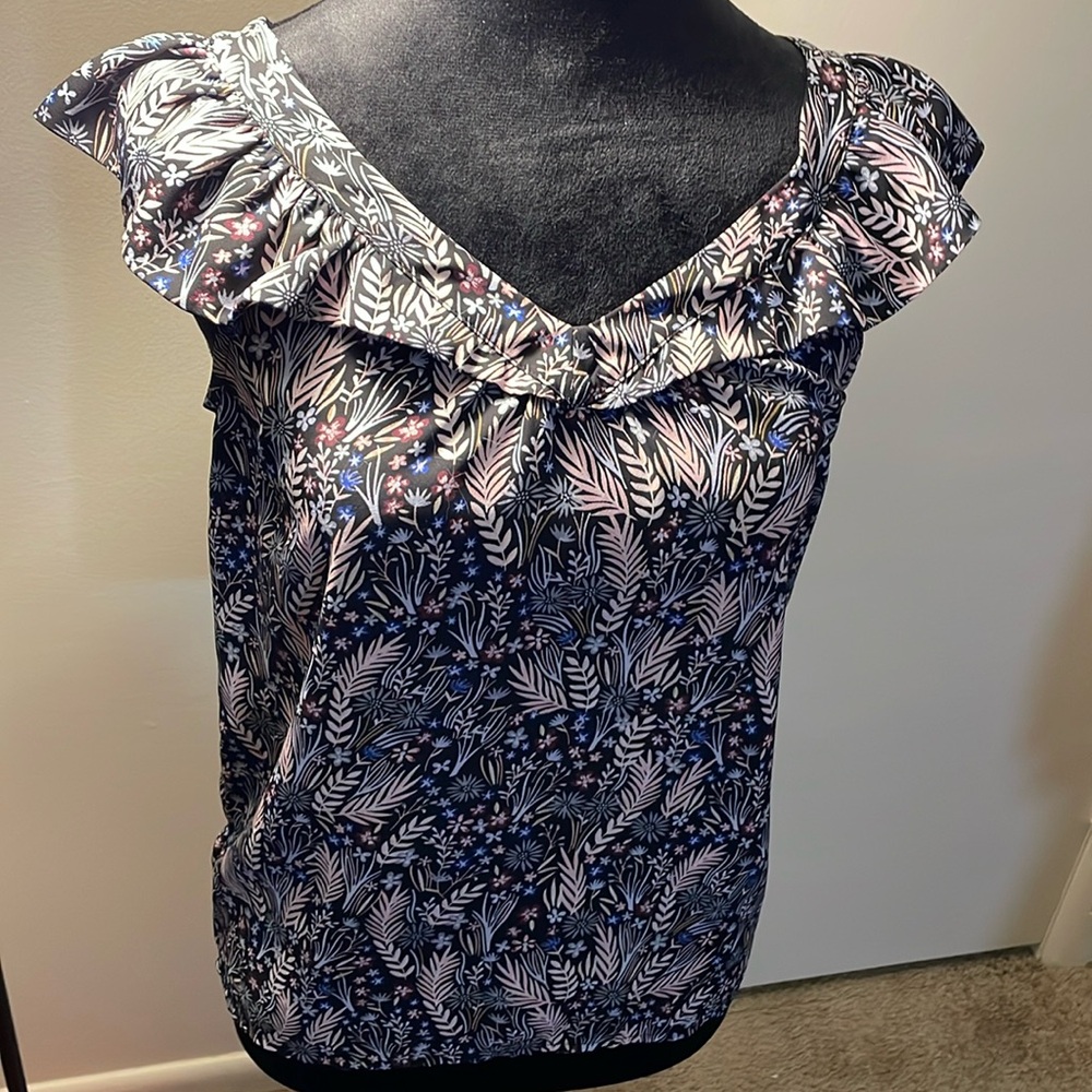 🛍️EUC LOFT floral/fern print tank blouse sz.xsp 137